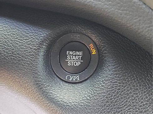 Used 2020 Jeep Cherokee Latitude Plus image 23