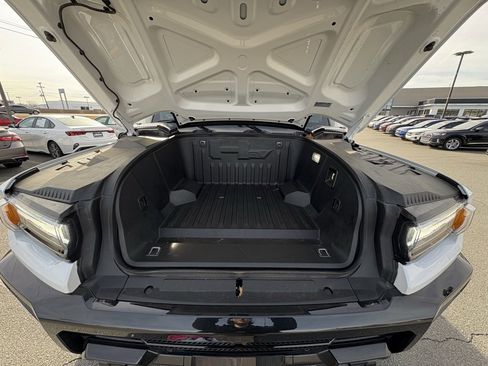 Used 2025 GMC Hummer EV 2X image 32