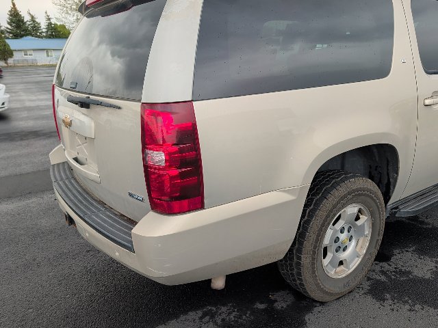 Used 2007 Chevrolet Suburban LT w/ LT Preferred Equipment Group AWD/4WD image 29