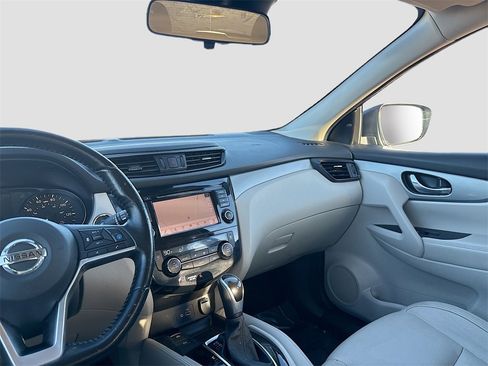 Used 2020 Nissan Rogue Sport SL image 23