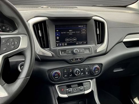 Used 2023 GMC Terrain SLE w/ Driver Convenience Package FWD image 9