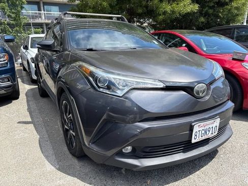 Used 2019 Toyota C-HR Limited FWD image 2