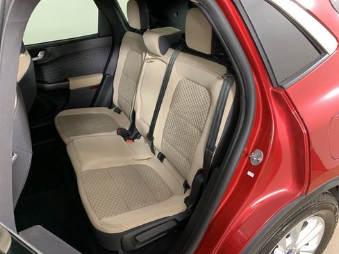 Used 2020 Ford Escape SE image 30