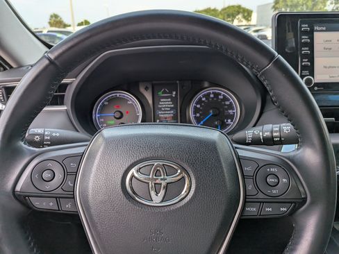 Used 2022 Toyota Venza LE AWD/4WD image 27