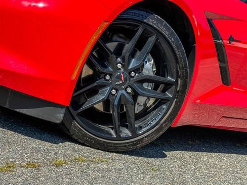 Used 2019 Chevrolet Corvette Stingray Coupe w/ Carbon Flash Badge Package RWD image 9