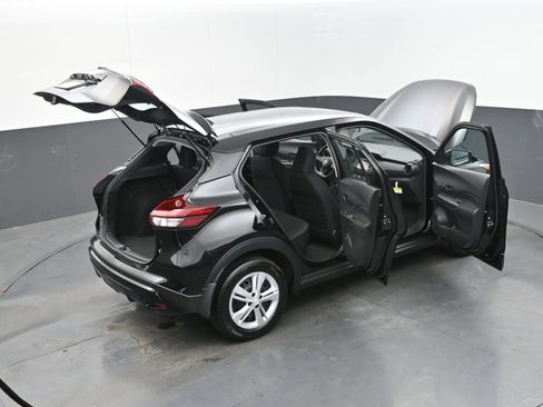Certified 2025 Nissan Kicks Play S image 42