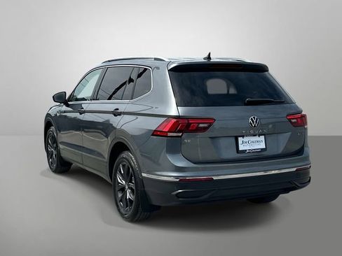 Used 2024 Volkswagen Tiguan SE w/ Panoramic Sunroof Package image 28