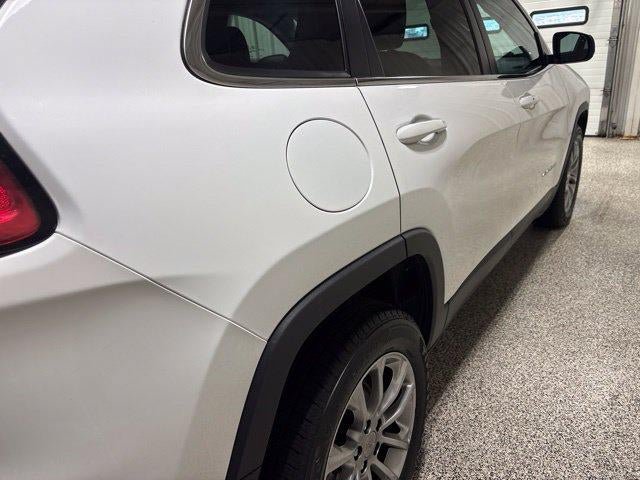 Used 2019 Jeep Cherokee Latitude Plus w/ Cold Weather Group FWD image 10