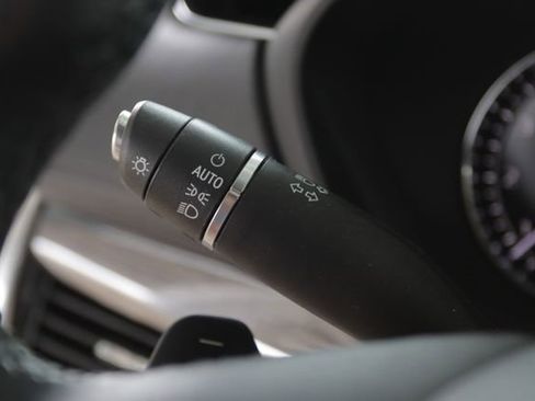 Certified 2021 Cadillac XT4 Luxury w/ Cold Weather Package image 18