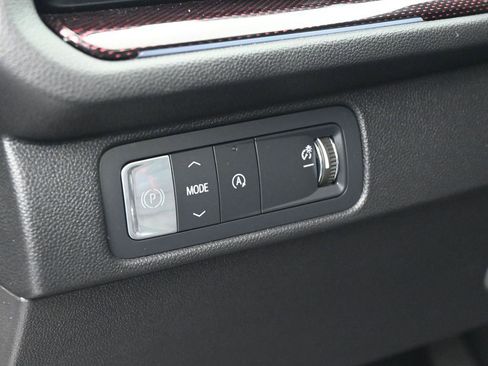 Used 2024 Chevrolet Traverse RS image 16