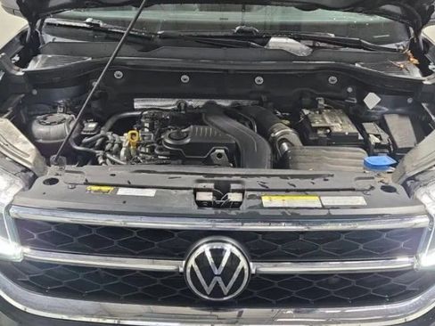 Used 2022 Volkswagen Taos SEL image 17