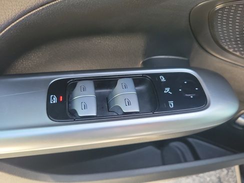 Used 2025 Mercedes-Benz C 300 4MATIC Sedan image 21
