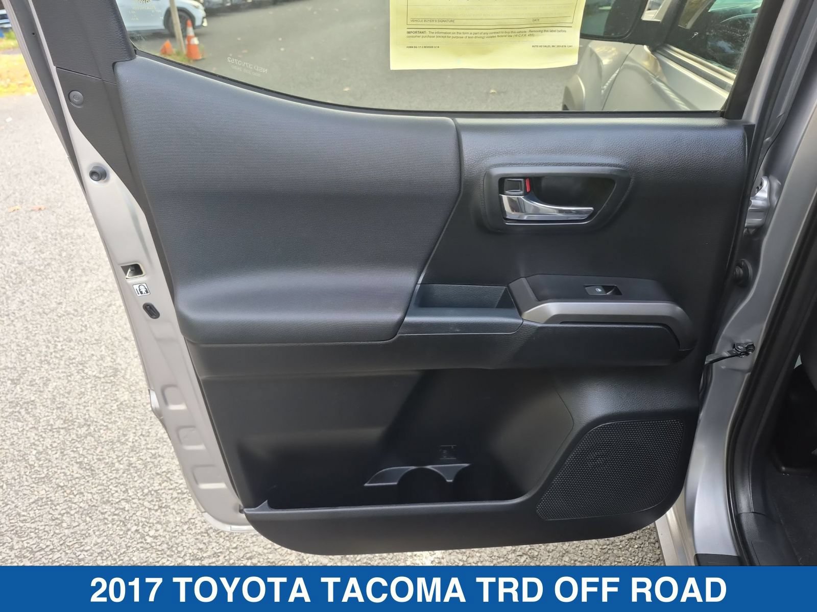 Used 2017 Toyota Tacoma TRD Off-Road AWD/4WD image 29