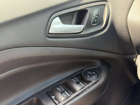 Used 2017 Ford Escape SE w/ Equipment Group 201A AWD/4WD image 24