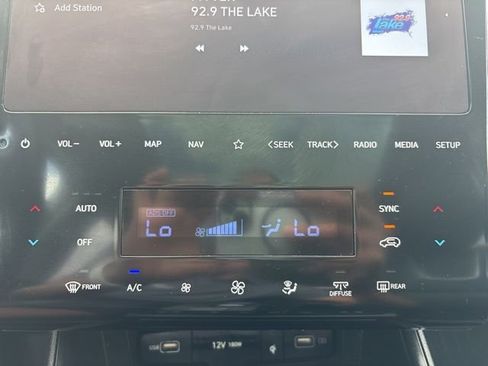 Used 2024 Hyundai Tucson Limited image 32