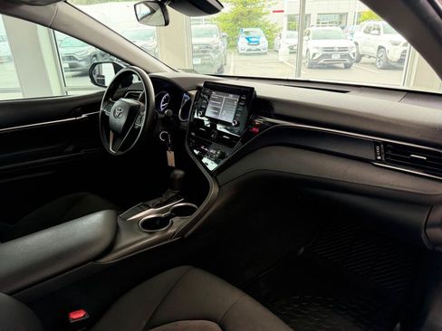 Used 2022 Toyota Camry LE FWD image 40