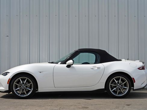 Used 2022 MAZDA MX-5 Miata Grand Touring w/ Appearance Package image 8