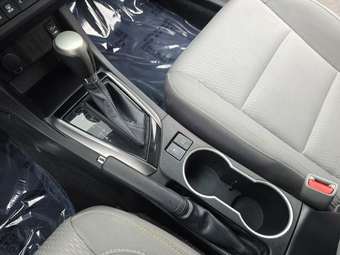 Used 2014 Toyota Corolla LE image 23