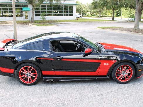 Used 2013 Ford Mustang GT Premium w/ Brembo Brake Pkg RWD image 22