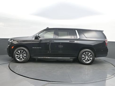 Used 2021 Chevrolet Suburban LT w/ LT Signature Package image 2