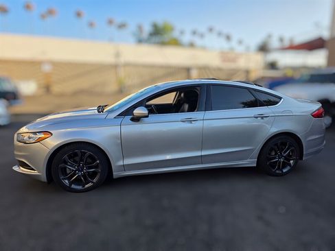 Used 2018 Ford Fusion SE w/ Equipment Group 201A FWD image 5
