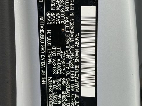 Used 2020 Volvo XC40 T5 Momentum w/ Protection Package Premier image 34