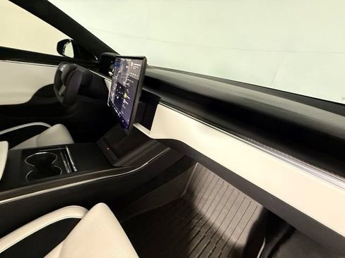Used 2026 Tesla Model S Plaid AWD/4WD image 45