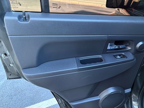 Used 2011 Jeep Liberty Sport image 17