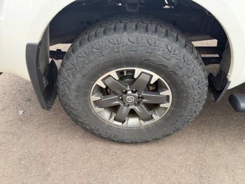 Used 2018 Nissan Frontier PRO-4X AWD/4WD image 24