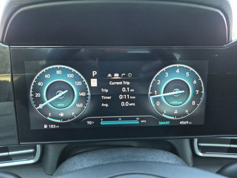 Used 2025 Hyundai Elantra SEL image 20