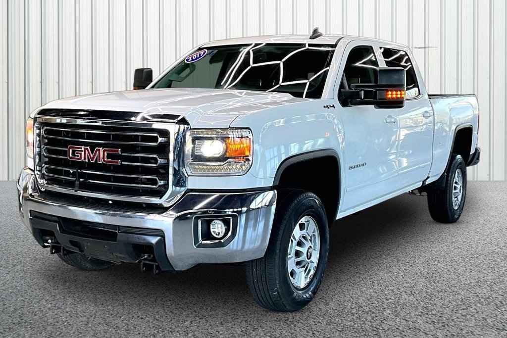 Used 2017 GMC Sierra 2500 SLE w/ HD SLE Preferred Plus Package AWD/4WD image 3