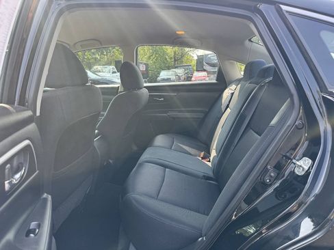 Used 2018 Nissan Altima 2.5 SR FWD image 15