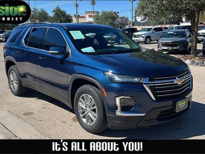 Used 2023 Chevrolet Traverse LT