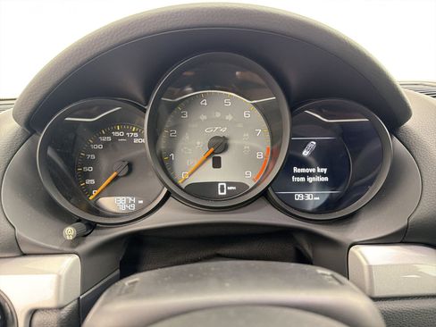 Certified 2016 Porsche Cayman GT4 RWD image 16