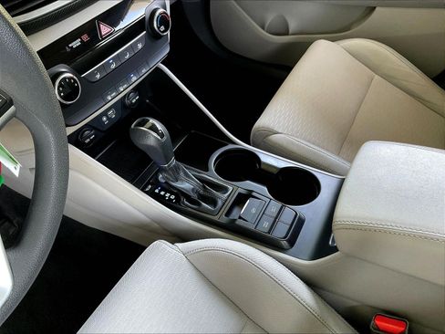 Used 2019 Hyundai Tucson SE FWD image 16
