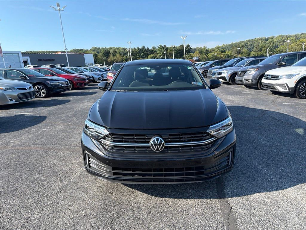 Used 2023 Volkswagen Jetta Sport FWD image 1