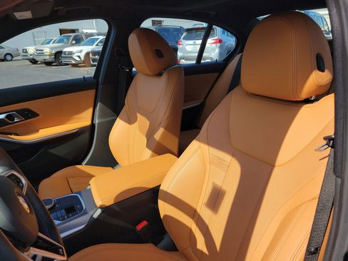 Used 2025 BMW M340i Sedan RWD image 22