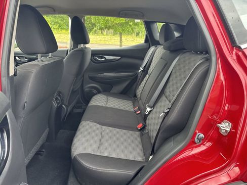 Used 2018 Nissan Rogue Sport SV w/ SV All-Weather Package AWD/4WD image 13