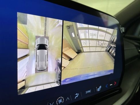 Used 2024 Chevrolet Traverse LT w/ Midnight/Sport Edition image 15