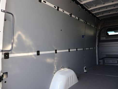 Used 2024 Mercedes-Benz eSprinter 170 Cargo image 30