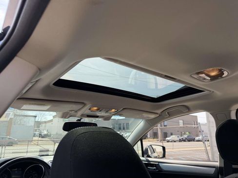 Used 2016 Subaru Outback 2.5i Premium image 20