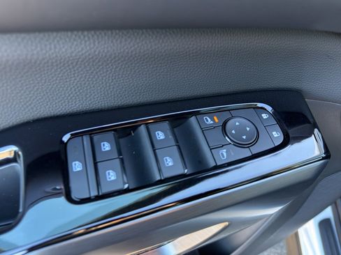 New 2026 Nissan Pathfinder SL image 12