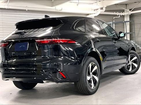 New 2026 Jaguar F-PACE R-Dynamic S image 4