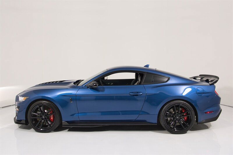 Used 2021 Ford Mustang Shelby GT500 w/ Technology Package RWD image 5