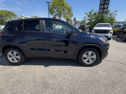 Used 2021 Chevrolet Trax LS w/ Tint and Cruise Package image 9