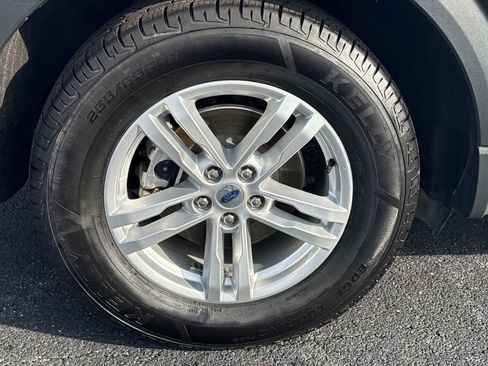 Used 2021 Ford Explorer XLT image 10