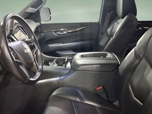 Used 2016 Cadillac Escalade Platinum AWD/4WD image 9