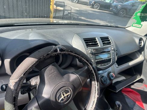 Used 2011 Toyota RAV4 2WD w/ Base L4 Extra Value Pkg image 4