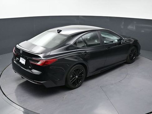 Used 2025 Toyota Camry SE image 28