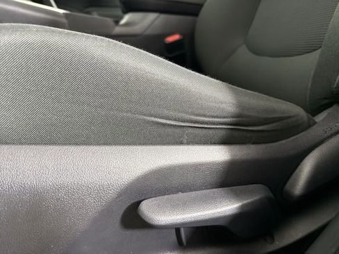 Used 2024 Toyota RAV4 LE AWD/4WD image 19